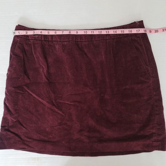 Banana Republic Curdoroy Mini Skirt, Sz.14, Maroon - Picture 8 of 10